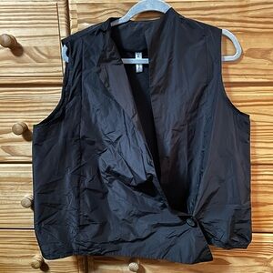 Elegant Black Sleeveless Vest